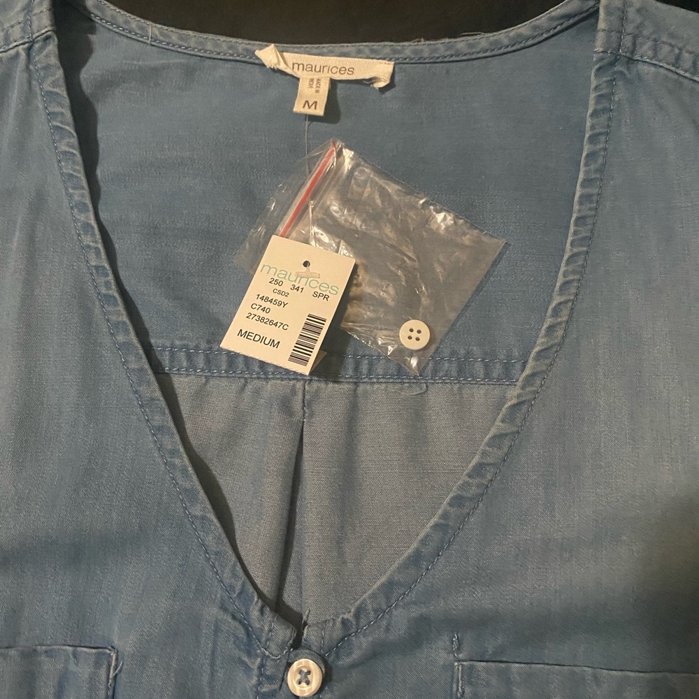 Maurices Blue Chambray Button-Up Top-Size M - Picture 4 of 4